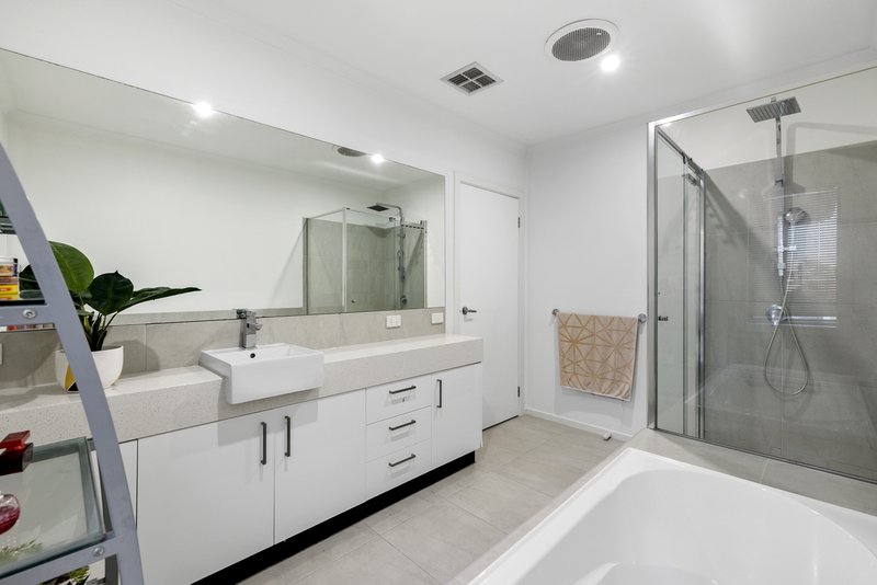 Photo - 6 Moyhu Terrace, Rowville VIC 3178 - Image 18