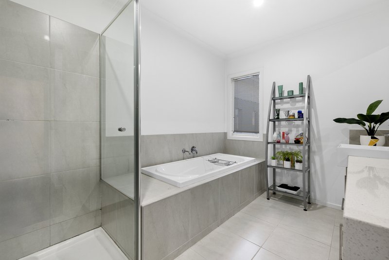 Photo - 6 Moyhu Terrace, Rowville VIC 3178 - Image 19