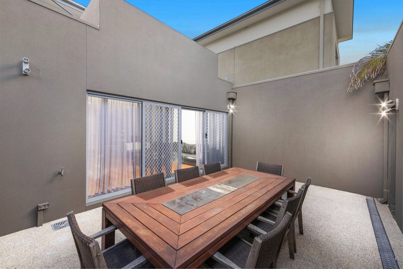 Photo - 6 Moyhu Terrace, Rowville VIC 3178 - Image 23