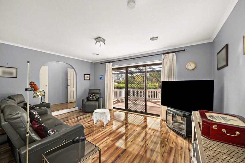 Photo - 6 Mudie Place, Charnwood ACT 2615 - Image 3