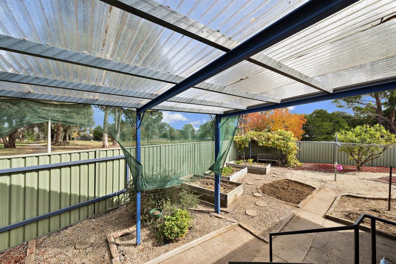 Photo - 6 Mudie Place, Charnwood ACT 2615 - Image 12