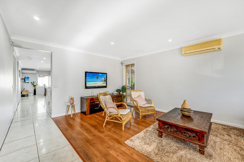 Photo - 6 Mullumbimby Avenue, Hoxton Park NSW 2171 - Image 6