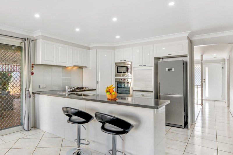 Photo - 6 Mullumbimby Avenue, Hoxton Park NSW 2171 - Image 9