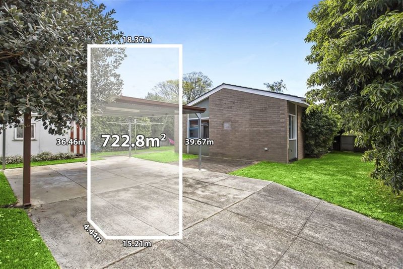 Photo - 6 Munro Avenue, Mount Waverley VIC 3149 - Image 2