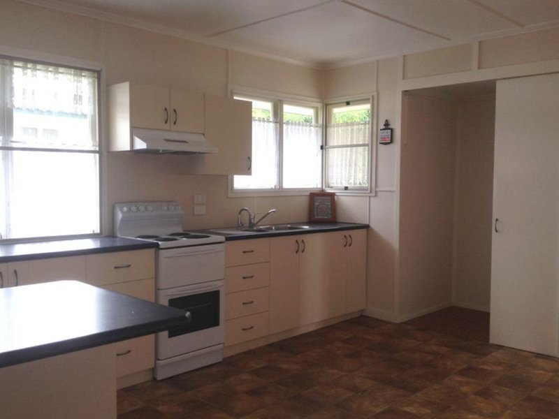 Photo - 6 Murphy Street, Kingaroy QLD 4610 - Image 5