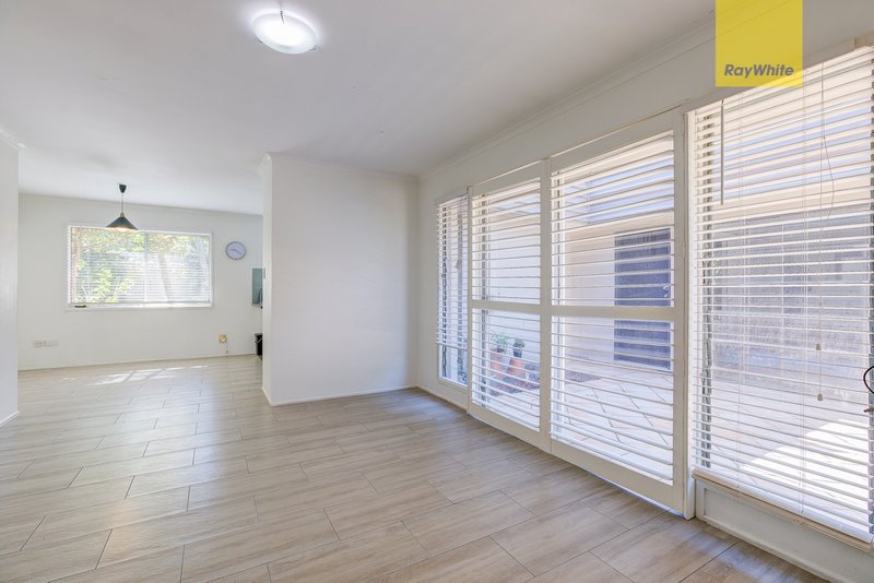 Photo - 6 Naomi Court, Rochedale South QLD 4123 - Image 5