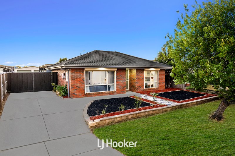 6 Nariel Place, Cranbourne West VIC 3977