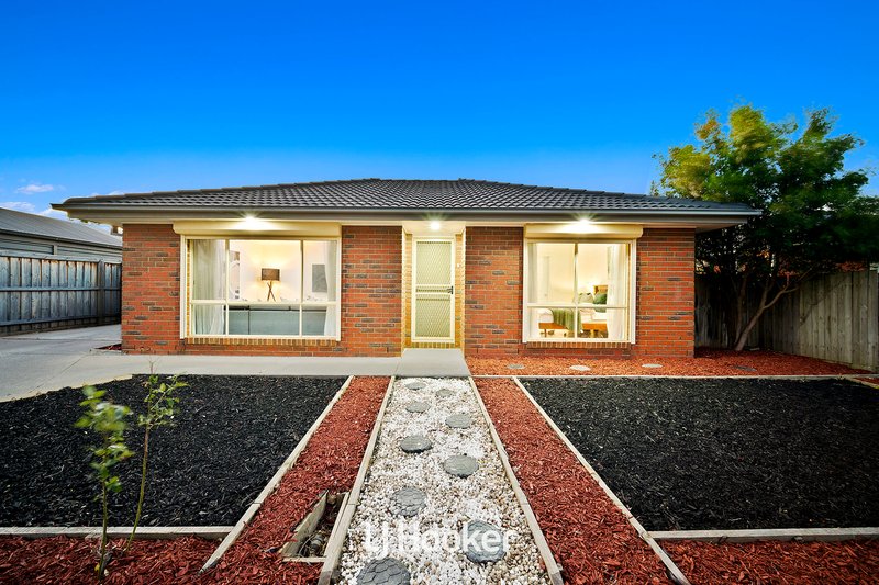 Photo - 6 Nariel Place, Cranbourne West VIC 3977 - Image 2