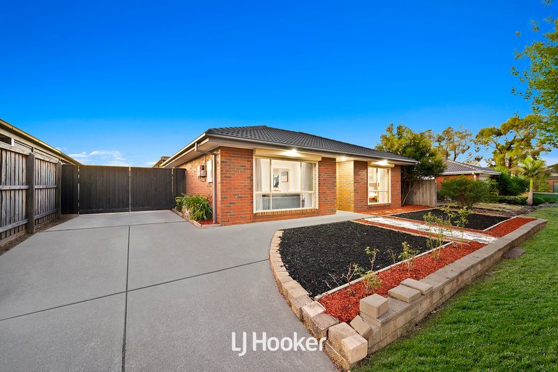 Photo - 6 Nariel Place, Cranbourne West VIC 3977 - Image 3