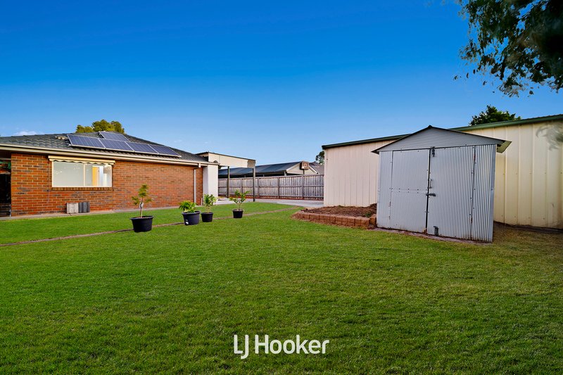 Photo - 6 Nariel Place, Cranbourne West VIC 3977 - Image 21