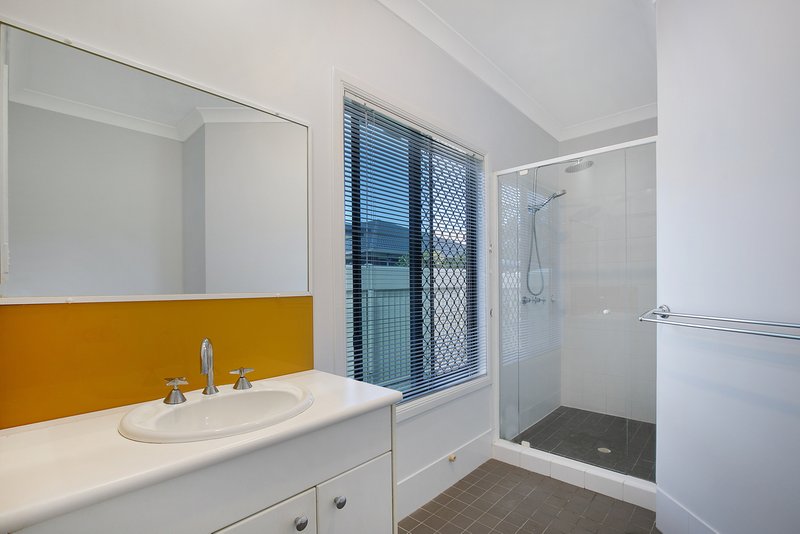 Photo - 6 Natalie Close, Deception Bay QLD 4508 - Image 11