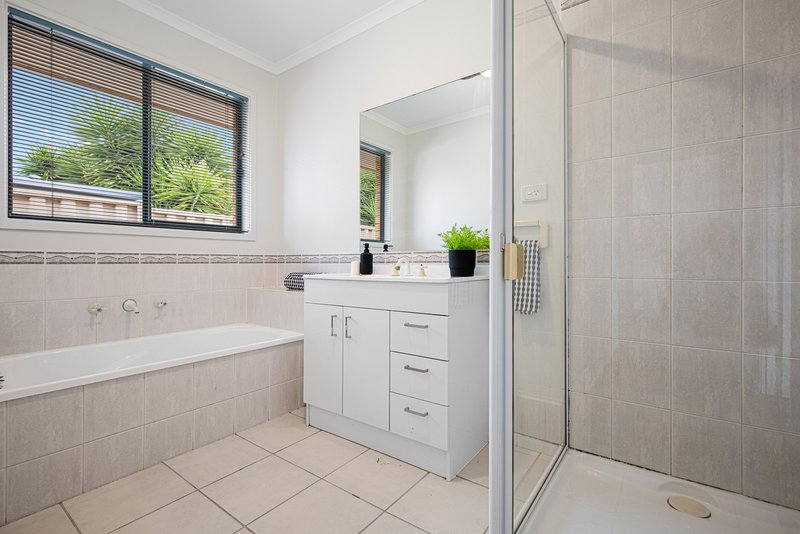 Photo - 6 Nautilus Close, Wyndham Vale VIC 3024 - Image 11