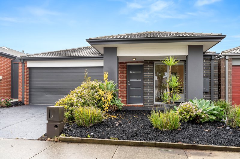 Photo - 6 Nebula Crescent, Mickleham VIC 3064 - Image 1