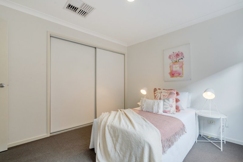 Photo - 6 Nebula Crescent, Mickleham VIC 3064 - Image 4