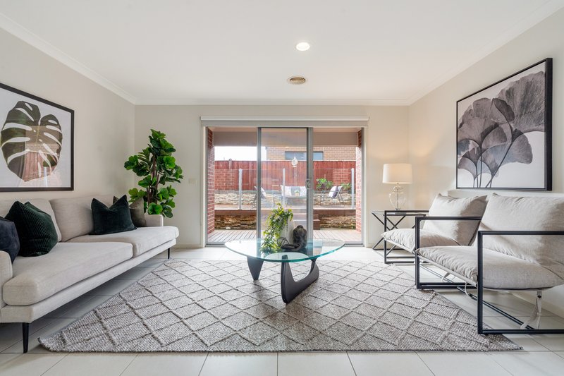 Photo - 6 Nebula Crescent, Mickleham VIC 3064 - Image 8