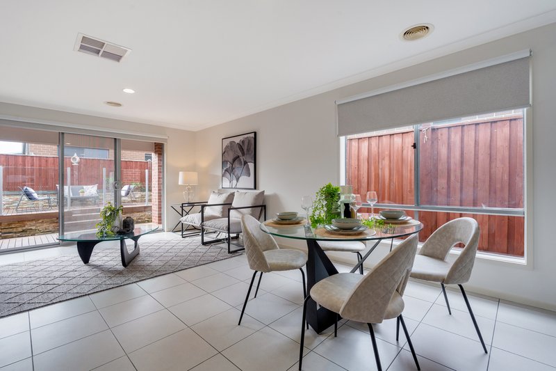 Photo - 6 Nebula Crescent, Mickleham VIC 3064 - Image 9