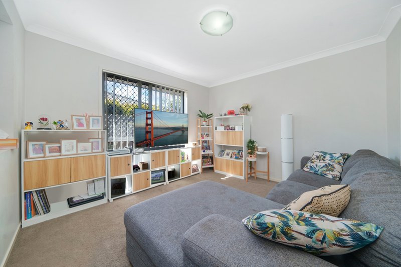 Photo - 6 Nelson Court, Morayfield QLD 4506 - Image 4