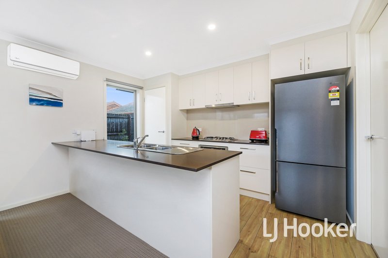 Photo - 6 Nemo Street, Pakenham VIC 3810 - Image 2