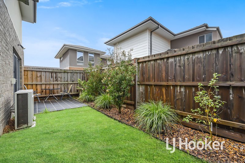 Photo - 6 Nemo Street, Pakenham VIC 3810 - Image 11