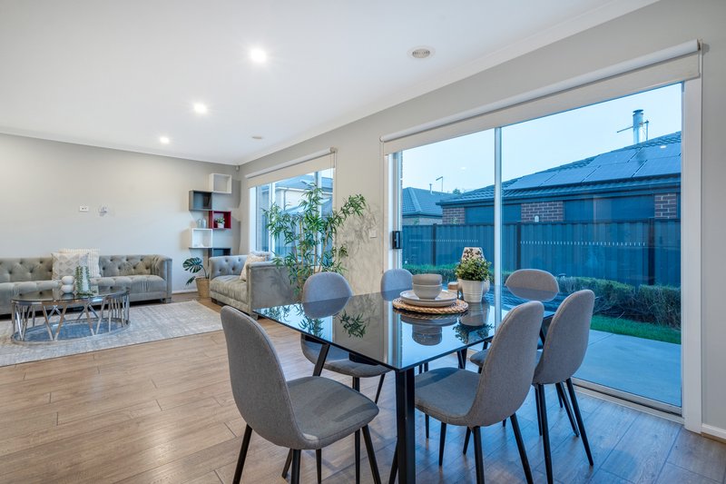 Photo - 6 Nesting Vista, Craigieburn VIC 3064 - Image 4