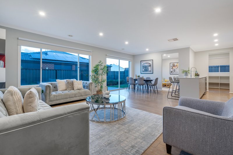 Photo - 6 Nesting Vista, Craigieburn VIC 3064 - Image 5