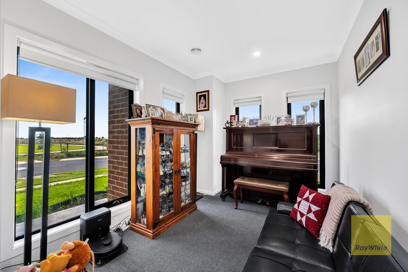 Photo - 6 Nevado Drive, Truganina VIC 3029 - Image 5