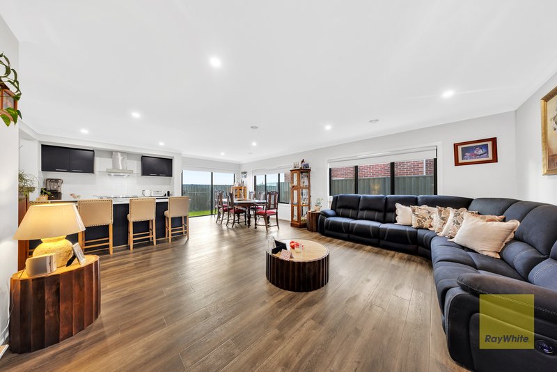 Photo - 6 Nevado Drive, Truganina VIC 3029 - Image 8