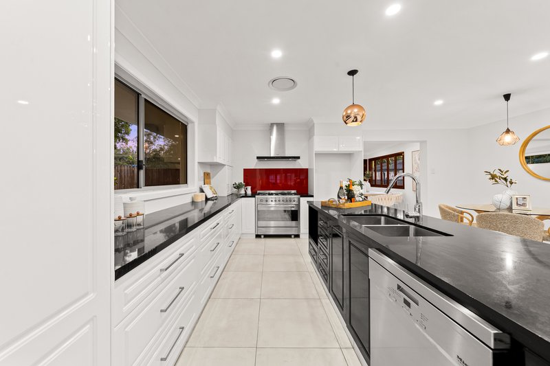 Photo - 6 Nevern Street, Macgregor QLD 4109 - Image 5