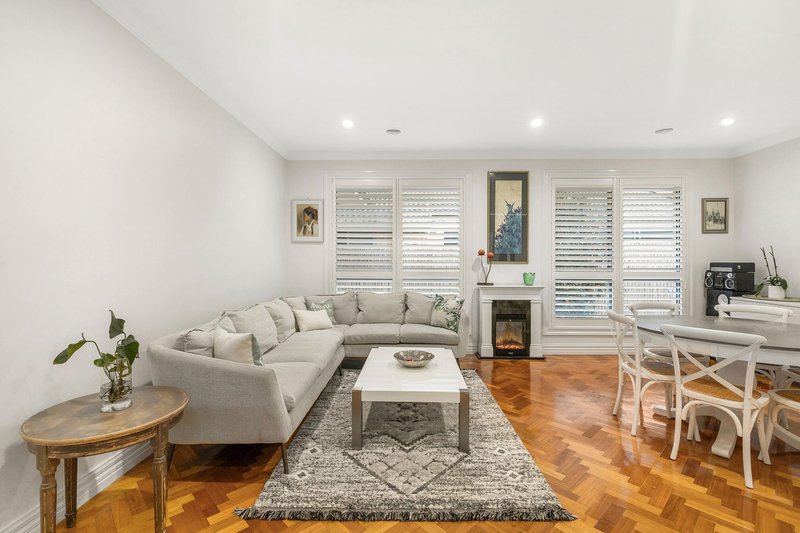 Photo - 6 Niblick Circuit, Sandhurst VIC 3977 - Image 2