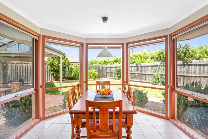 Photo - 6 Nicholson Close, Werribee VIC 3030 - Image 5