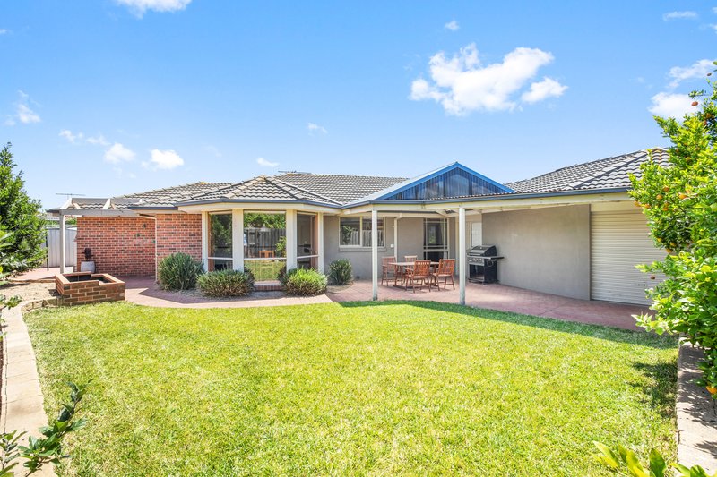 Photo - 6 Nicholson Close, Werribee VIC 3030 - Image 6