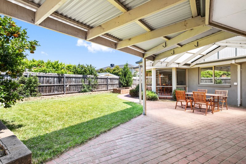 Photo - 6 Nicholson Close, Werribee VIC 3030 - Image 10