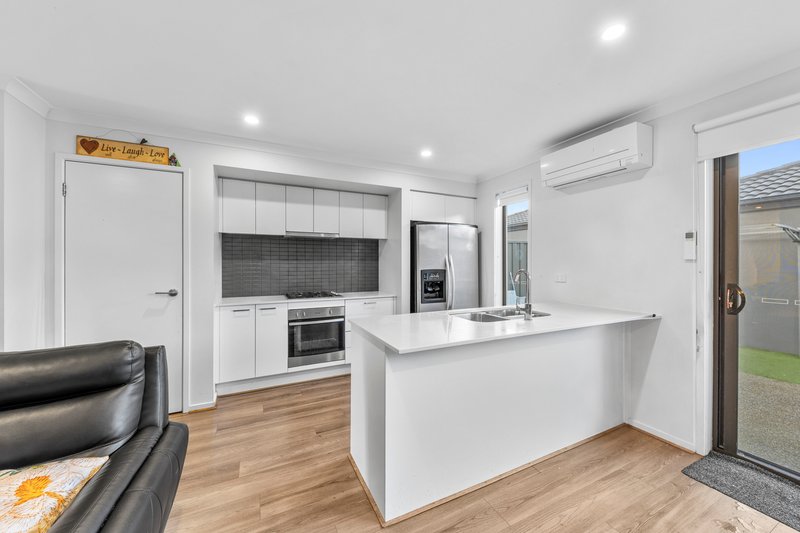 Photo - 6 Nick Way, Kalkallo VIC 3064 - Image 4