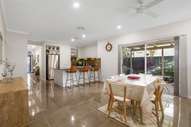 Photo - 6 Nicklaus Parade, North Lakes QLD 4509 - Image 6
