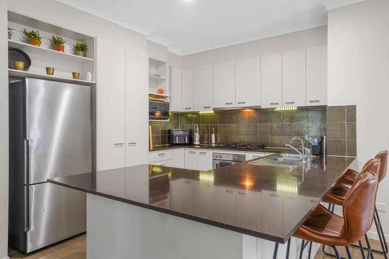 Photo - 6 Nicklaus Parade, North Lakes QLD 4509 - Image 8