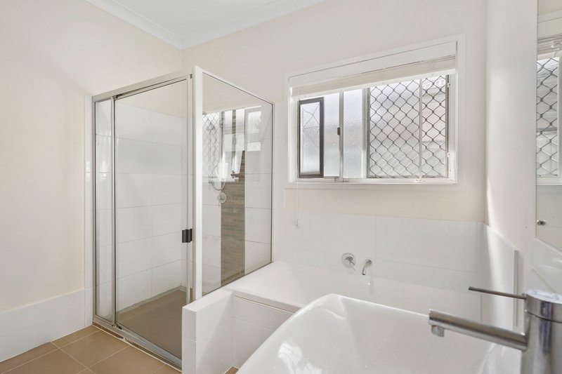 Photo - 6 Nicklaus Parade, North Lakes QLD 4509 - Image 16