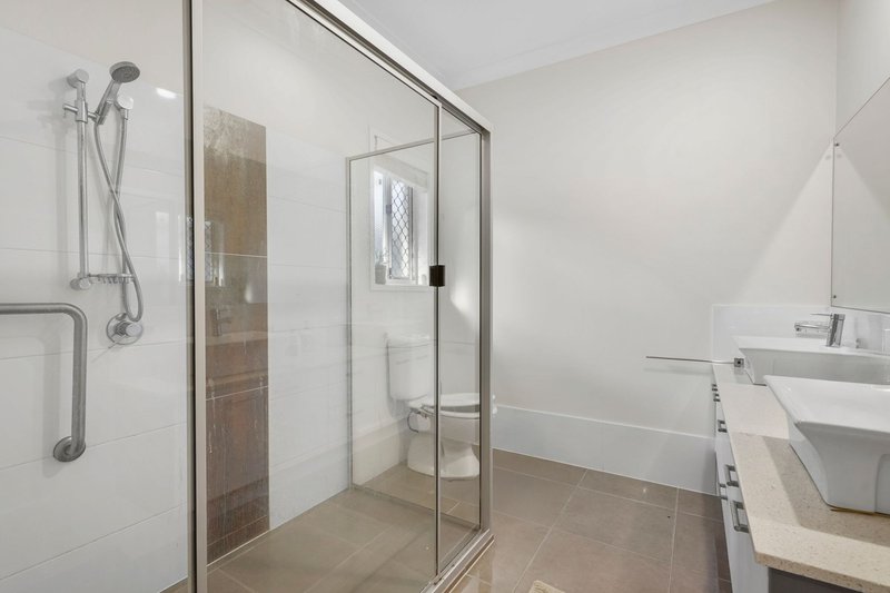 Photo - 6 Nicklaus Parade, North Lakes QLD 4509 - Image 18