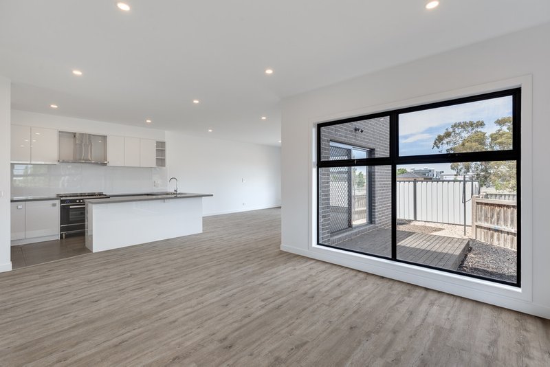 Photo - 6 Ninepence Way, Epping VIC 3076 - Image 5