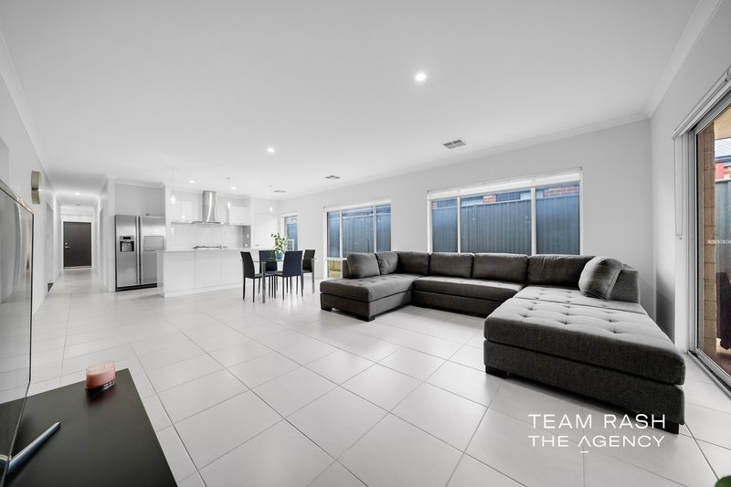 Photo - 6 Nivea Street, Banksia Grove WA 6031 - Image 19