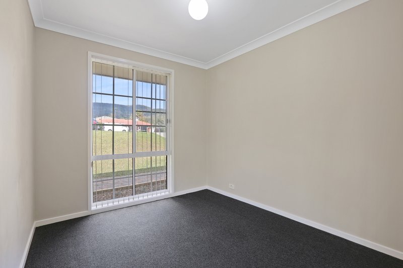 Photo - 6 Normanby Place, Albion Park NSW 2527 - Image 3