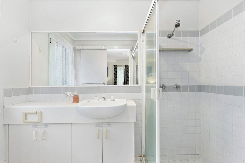 Photo - 6 Noumea Place, Forest Lake QLD 4078 - Image 9