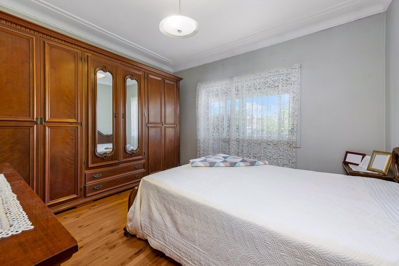 Photo - 6 Nowill Street, Condell Park NSW 2200 - Image 8