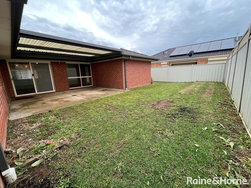 Photo - 6 Nullarbor Place, Caroline Springs VIC 3023 - Image 16