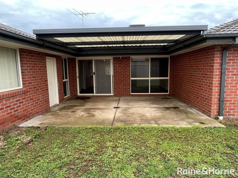 Photo - 6 Nullarbor Place, Caroline Springs VIC 3023 - Image 17