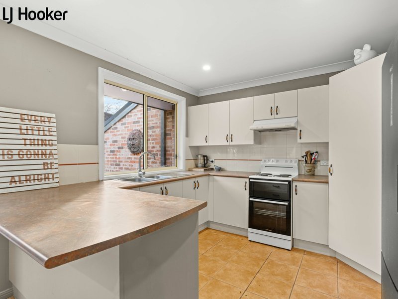 Photo - 6 Nundah Close, Bomaderry NSW 2541 - Image 8
