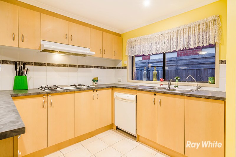 Photo - 6 Nyarrin Place, Cranbourne West VIC 3977 - Image 3