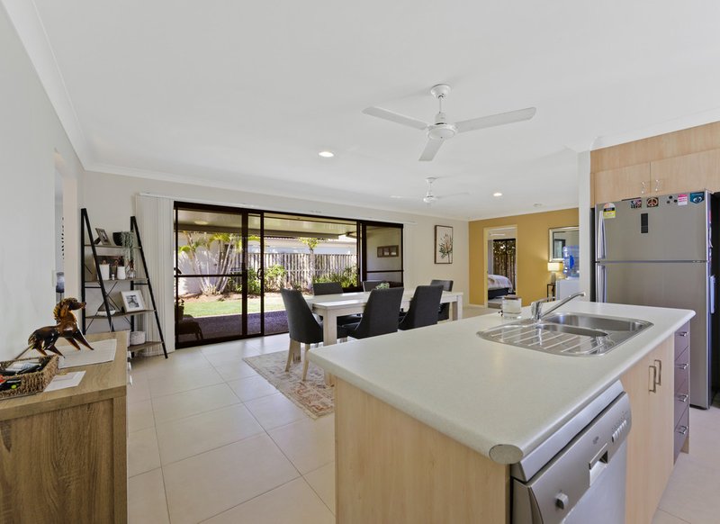 Photo - 6 Nypa Close, Robina QLD 4226 - Image 5