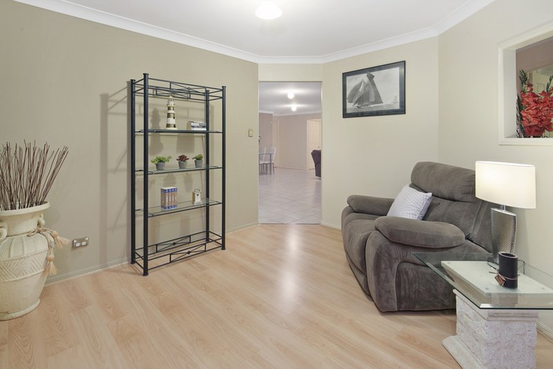 Photo - 6 Oak Place, Mackenzie QLD 4156 - Image 3