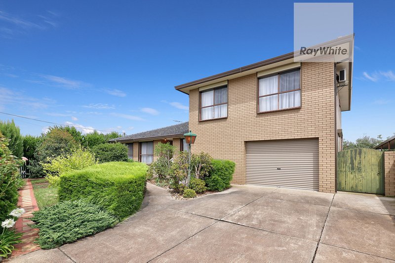 6 Oakhurst Court, Gladstone Park VIC 3043