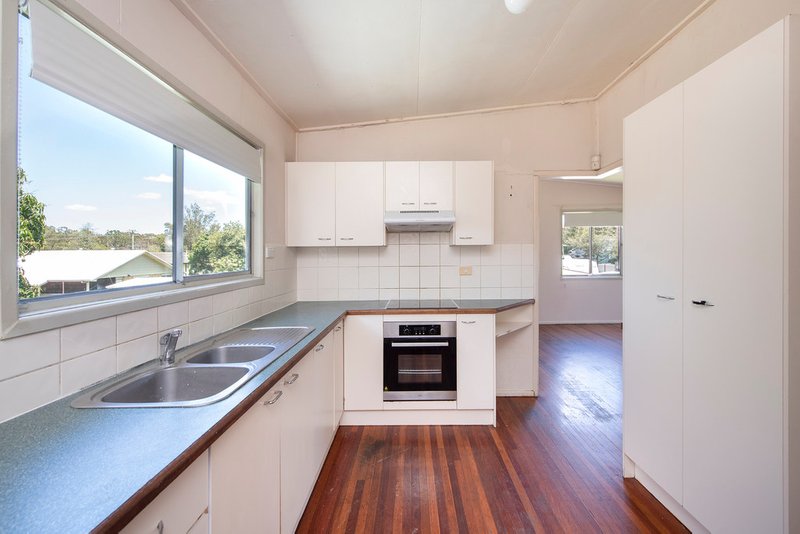 Photo - 6 Oakland Avenue, Woodridge QLD 4114 - Image 3